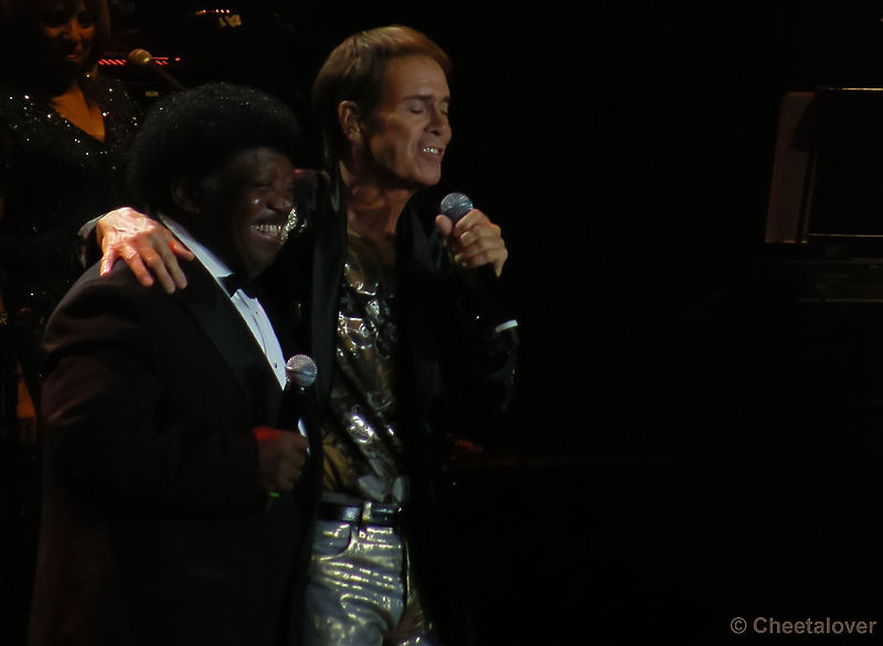 DSCF1416.JPG - Soulicious Tour Liverpool 19 oktober 2011I'm your Puppet (Cliff Richard and Percy Sledge)