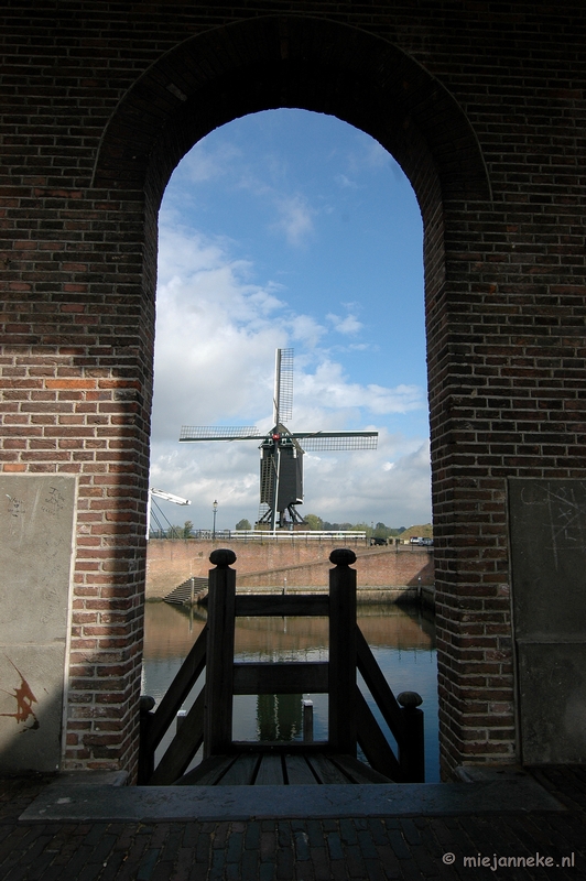 DSC_7631a.JPG - Stadswandeling Heusden