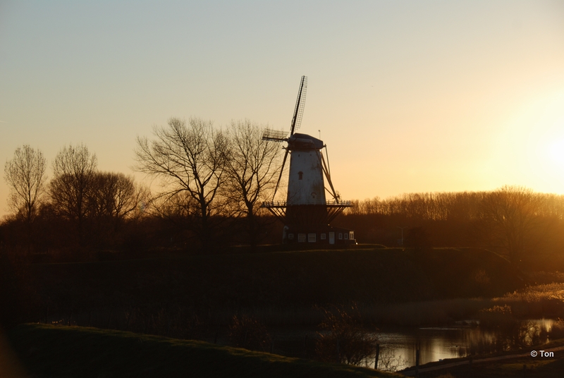 sized_DSC_2387.JPG - De zon gaat onder