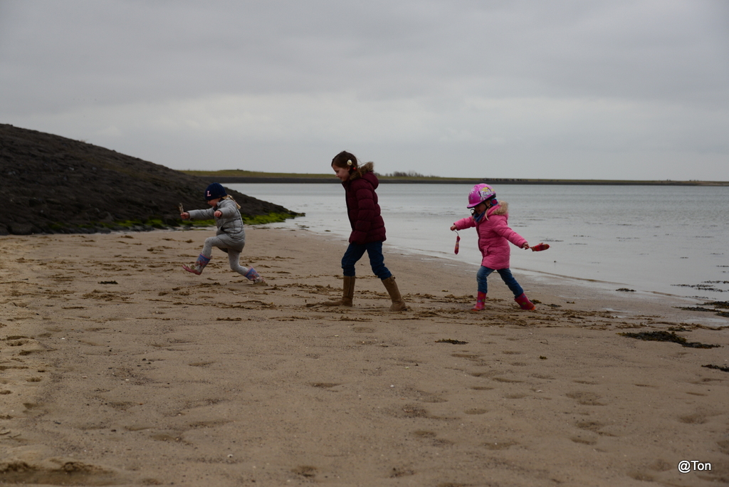 DSC_8376.JPG - spelen op het strand